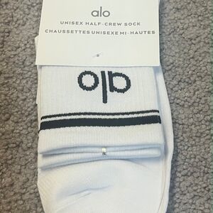 ALO Yoga  Unisex Half-Crew Socks